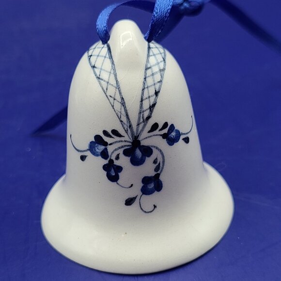 Two Blue White Porcelain Bells Delft Bird Floral 4" and Unknown Signed Floral 2" - Picture 10 of 13